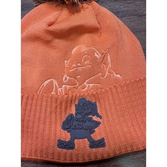 NEW ERA CLEVELAND BROWNS ORANGE RETRO DART CUFF POM TECH MENS KNIT HAT - Picture 2 of 6